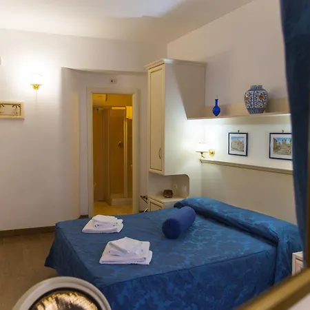 Best Suites Pantheon-3